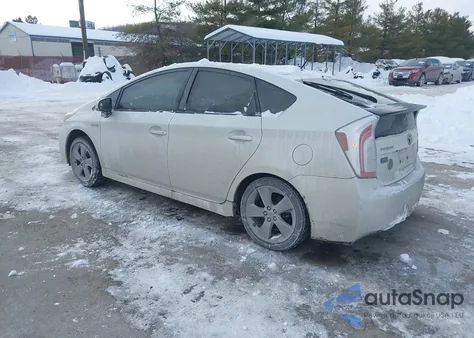 2015 Toyota Prius Persona Series Special Edition z USA, uszkodzony, nr VIN JTDKN3DU6F0412277